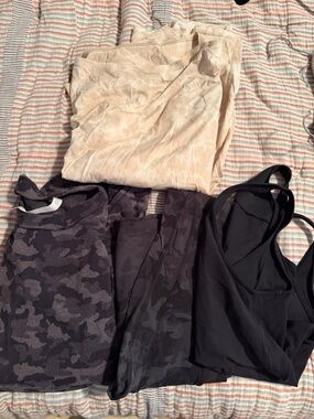 lululemon athletica 4 piece lot, size 8